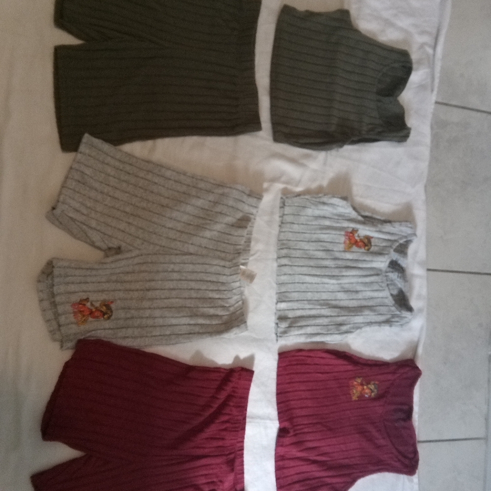 Clothes - Picture 3 of 8